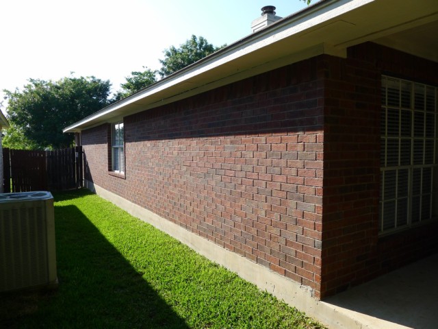 9336 Bernoulli -large picture - south side of house (full brick)