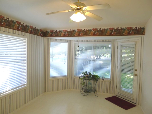 9336 Bernoulli -large picture - breakfast area